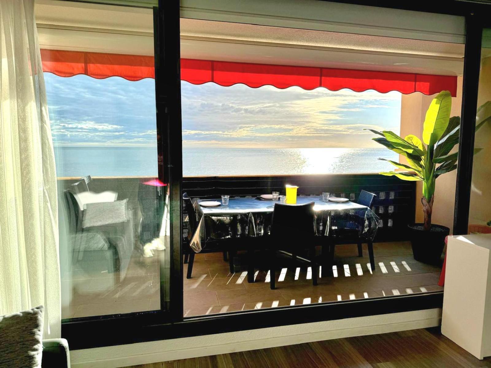 1Ere Ligne Mer Piscine Parking Gratuit 르발카레스 외부 사진